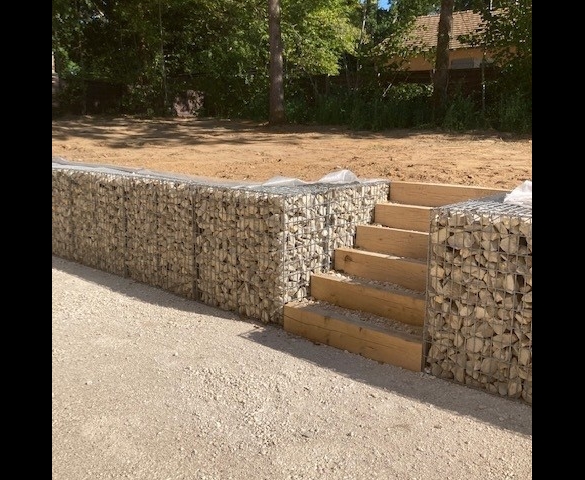 Création d'un mur en gabion pour rétention de terre